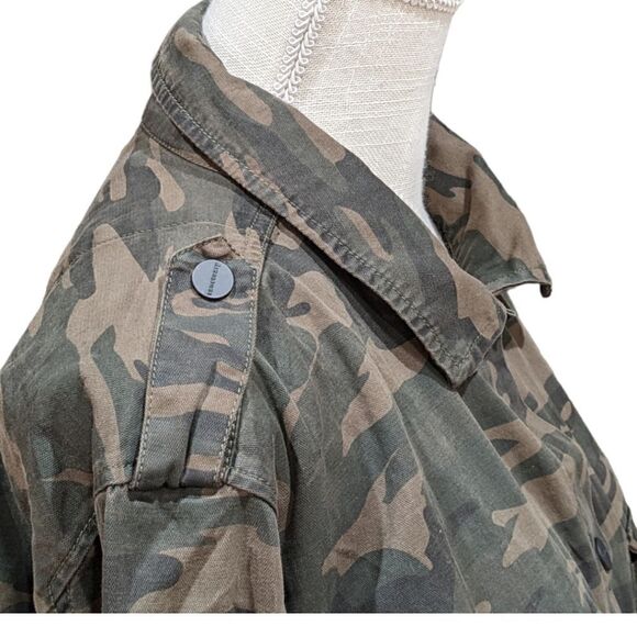 Sanctuary Women's Army Green Camo Button Snap Jacket Raw Hem Size L - Picture 4 of 13